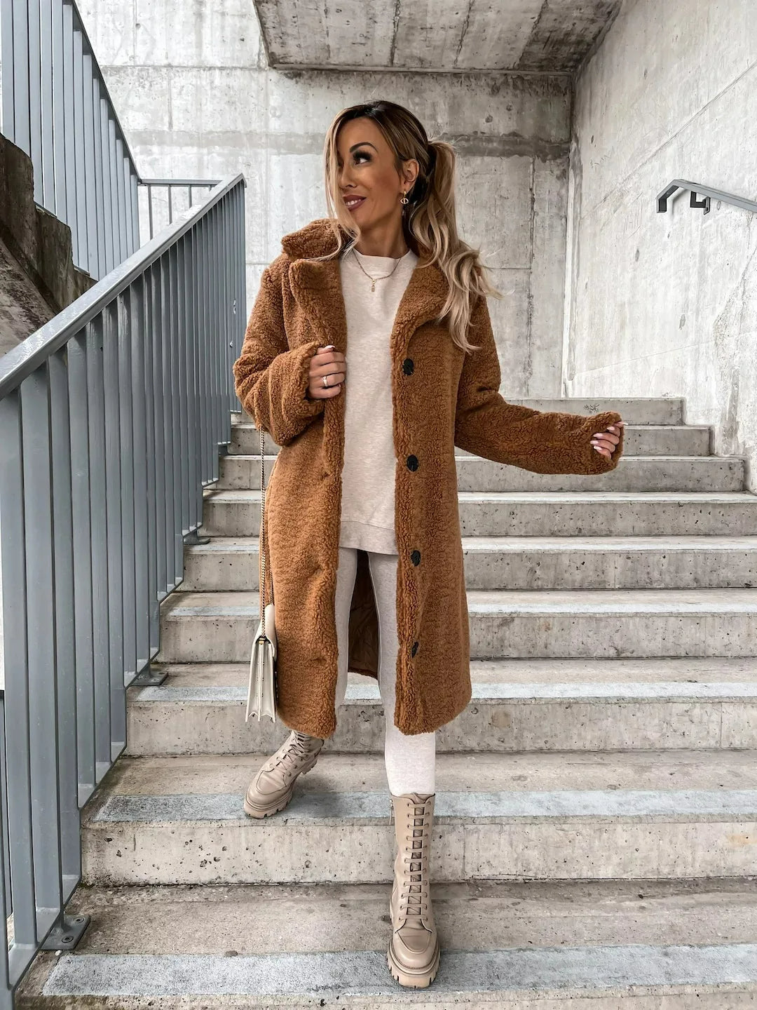 Emma - Soft Velvet Trench Coat for All Occasions