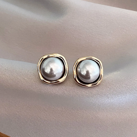 Chic Classic Pearl Earrings